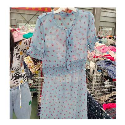 China Old second hand clothing international clothes used clothes dresses clothes cotton second hand women used bales mixed used clothing for sale