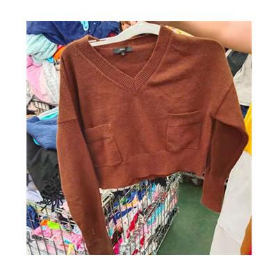 China Second-hand clothing international class a mixed in colombia blouses bales sweater used clothing with cheap prices for sale