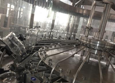 China Máquina de rellenar del refresco automático, máquina de rellenar de la soda de la botella de cristal de 8000 - 12000 BPH en venta