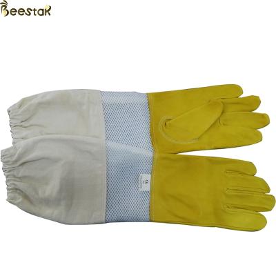 China Bee Farm Beekeeping Gloves Goat Skin Bee Gloves Yellow Ventilated Protective Device For Beekeeping Supplier for sale