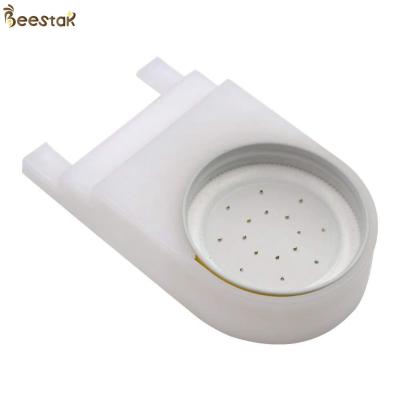 China 2021 Wholesale Beekeeping Equipment Beehive Tools Plastic Beekeeping Bee Feeder for sale