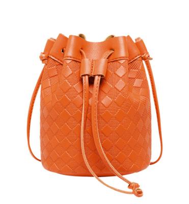 China Custom Korean Embossed Fashion Square Lattice Bucket Bag for sale