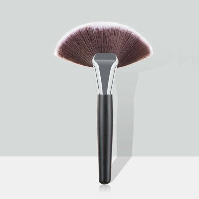 China Fan Brush Professional Single Makeup Brush Blush / Powder Area Makeup Brush Fan Brush Soft Base for sale