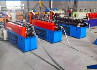 China Espessura 0.8mm Keel Forming Machine do ângulo do controle do PLC à venda