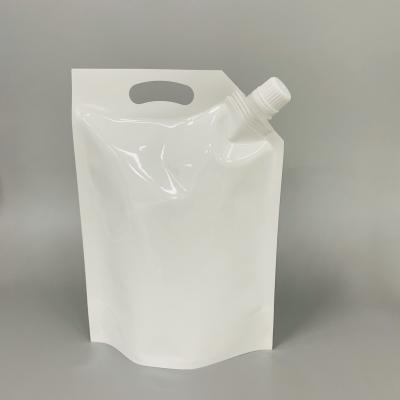 China Durable Custom Reusable White Milk Spout Reusable Milk Barrier / Safety / Drink Holder for sale