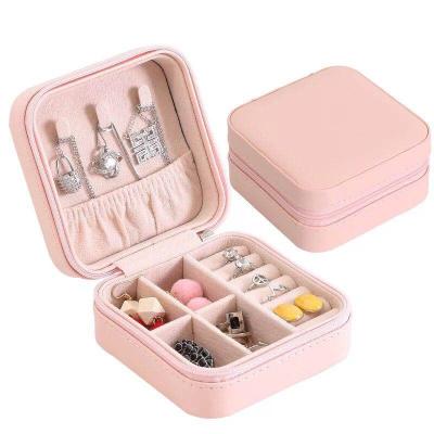 China PU Leather Travel Leather Jewelry Box for Lady Organizer Display Storage Case for Rings Earrings Necklace Zipper Closure for sale