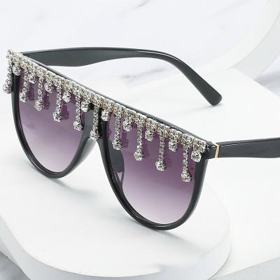 China Fashion Sunglasses NQ9232 Wholesale Crystal Gafas De Sol Oversized 2021 Women Bling Luxurious Diamond Sunglasses 2020 for sale