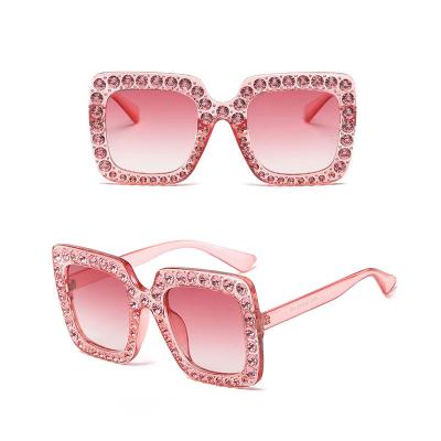 China Women Fashion Oversized Square Diamond Sunglasses FY2022 Anti Glass UV400 for sale