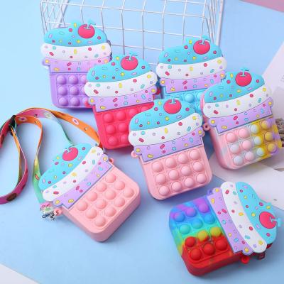 China Fashionable bubble purse for girls shoulder bag fidgety person toys fidget toy for girls cute beauty kawaii silicone bag for sale