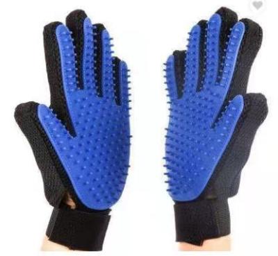 China Five Finger Viable Dog Bathing Grooming Glove Rubber Warmest Pet Grooming Glove Waterproof Comb for sale