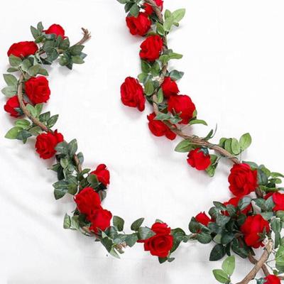 China Natural Artificial Christmas Berry Garland Red Silk Vines Table Centerpiece Touch 220cm Garland For Home Wedding Decoration for sale