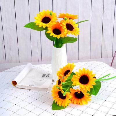 China Artificial silk bouquet flower bouquet sunflower silk for wedding for sale