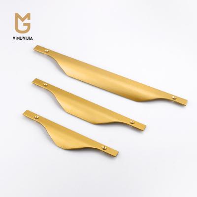 China YMYJ Modern Brass Furniture Handles Drawer Modern Luxury Brass Slim Cabinet Cupboard Handle Light Pure Copper Metal Handle for sale