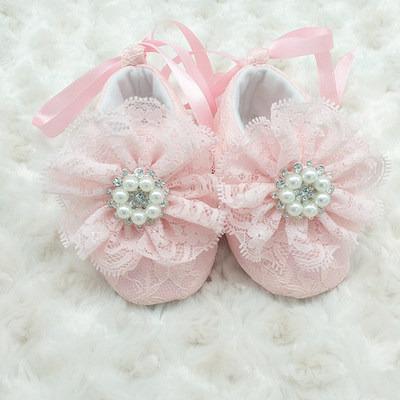 China Autumn And Winter Cute Newborn Moon The Full Hundred Days Shoes Lace Up Princess Baby Shoes Warm Soft Soled Flower Rhinestones for sale