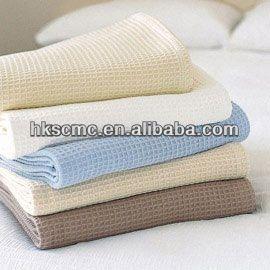 China PORTABLE High Quality White Cotton Waffle Hospital Blanket for sale