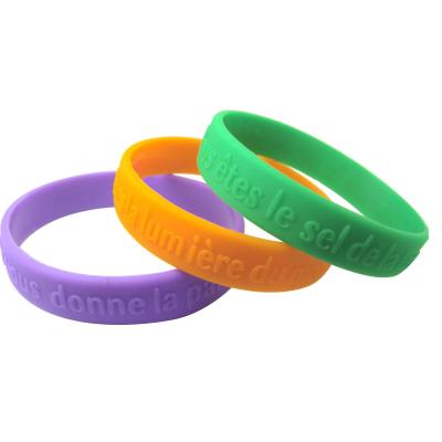 China High Quality China New Debossed Silicone Wrist Bands, Custom Scented Silicone Wristband, Thin Silicone Rubber Wristbands for sale