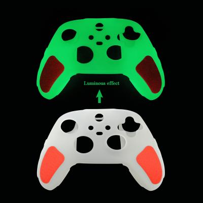 China luminous two-tone silicone protective case for Xbox X/S controller Glow in dark for sale