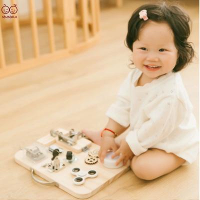 China Hot Selling Eco-friendly Material Wooden Sensory Toys Educational Fine Motor Skills Travel Toy Montessori Busy Board for sale