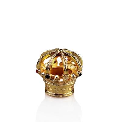 China Luxury Saudi Arabic Antique Fancy Luxurious Zamac Metal Zinc Alloy Perfume Bottle With Crown Shaped Cap 15fea for sale