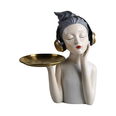 China Nordic Creative Europe Girl Tray Character Resin Crafts for sale