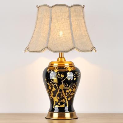 China Chinese style gold ceramic eye care table lamp black and white ceramic hotel table lamp for sale