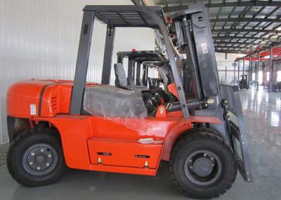 China 2500kg Lifting Capacity Solid Tyre Diesel Telescopic Forklift Truck , Material Handling Forklift for sale