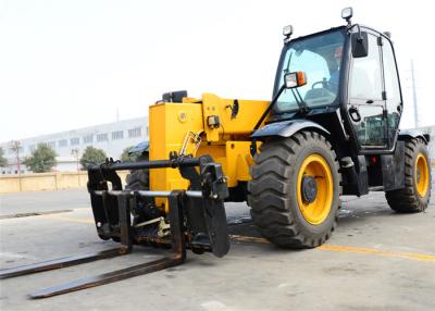 China Hydraulische Telescopische Boomvorkheftruck het Opheffen Hoogte 13700mm Bouw Zwaar Materiaal Te koop