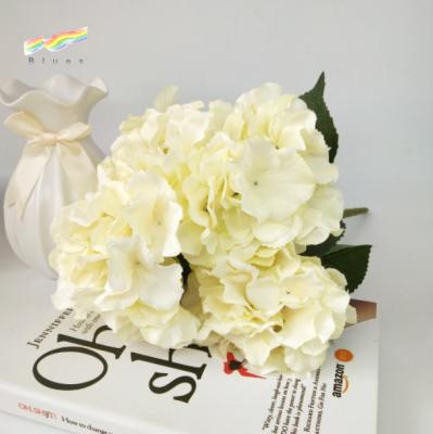 China Strap Hydrangea Flowers 5 Head Artificial White Hydrangea For Sale Home Wedding Decoration Wholesale for sale