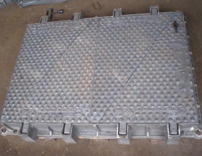 China Machinery manhole covers double triangular four triangular six triangular-1060x700 hinged for sale