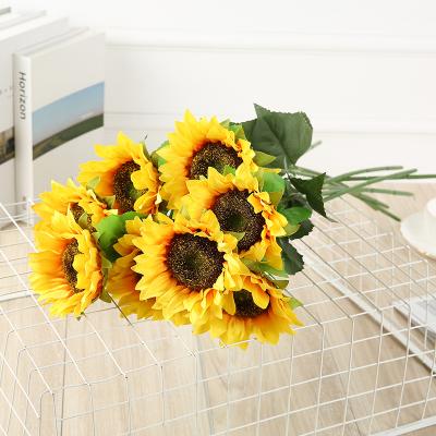 China Genuine New Bride Wedding Holds Vintage Sunflower Artificial Flower Wedding Decoration Silk Home Flower for sale