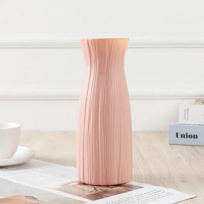 China Living room modern plastic Nordic style curved vase ornament flower arrangement vintage household decorative vase for sale