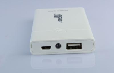 中国 LED との強力で再充電可能な携帯用細い携帯用力銀行 4200mah 1a 販売のため