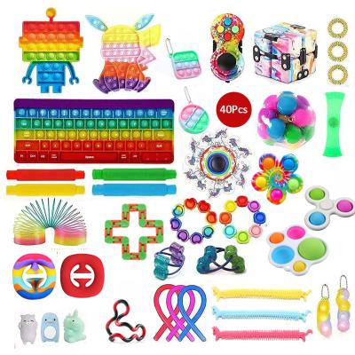 China Novelty Combination 40 Pcs Extrusive-Solving Busy Person Kids Toys Hot Selling Amazon Hot Selling Busty People Advent Calendar Toys Various Set for sale