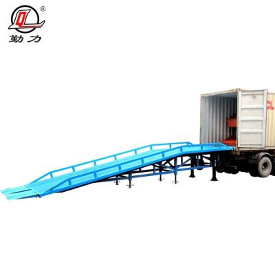 China Easy Operation Mobile Manual Hydraulic Dock Yard Forklift Container Loading Ramp Slope Platform Boarding 130 for sale