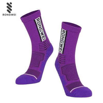 China Custom Breathable Antibacterial Crew Basketball Sports Purple Socks For Men for sale