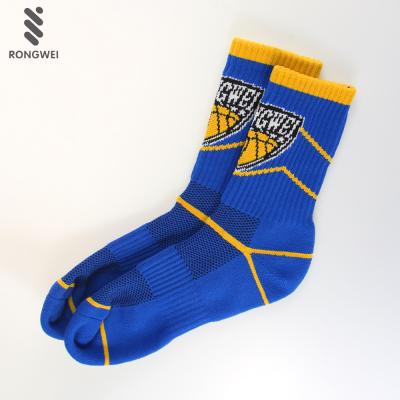 China Antibacterial Knitted Sports Stockings Outfits Nylon Basketball Socks for sale