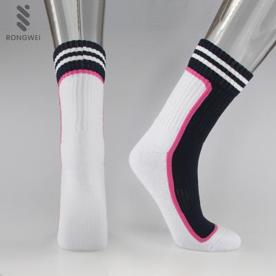 China Extra Thick Tennis Basketball Sport Socks Customized By Sale Antibacterial for sale