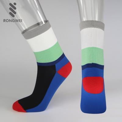 China Appropriate Price Antibacterial Logo Men Bicycle Cycling Socks Custom Made Good Quality for sale