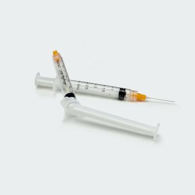 China Clinic Popular Selling Disposable Medical Syringe With Retractable Needle for sale