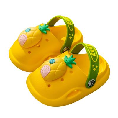 China Cute Cartoon Kids Summer Waterproof Shoes For Boy And Girl Sandals PVC Anti-skid Breathable Clogs Garden Shoes Kids Slides Slippers for sale