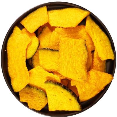 China Low Temperature Dry Vacuum Fried VF Vegetable Dried Pumpkin Flakes Crunchy Delicious Snacks for sale