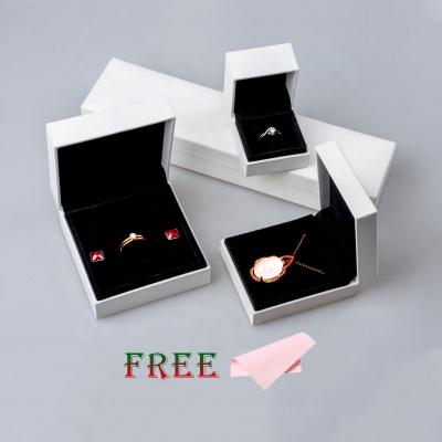 China Custom Jewellry Bracelet Necklace Jewelry Set Velvet Insert Jewelry Display Gift Box Packaging Logo Ring Earring Pendant Long Chain for sale