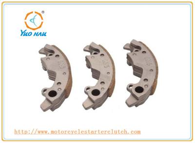 Chine Pièces de rechange GRANDES d'embrayage de matériel/moto du plat ADC12 de fixation d'embrayage de disque d'embrayage de moto du RÊVE GN5 à vendre