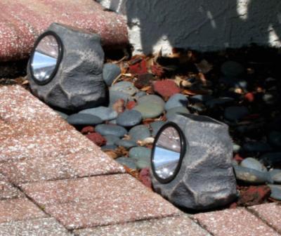 China Garden 4 LED Stone Solar Lights 1.2 Lumens Outdoor Rock LED Solar Spot Light for sale