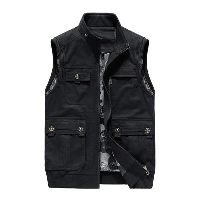 China Anti-wrinkle 2021 Autumn And Winter High Quality Cotton Washed Vest Sleeveless Multi-pocket Fishing Vest Mens Plus Size Pilot Mens Vest for sale