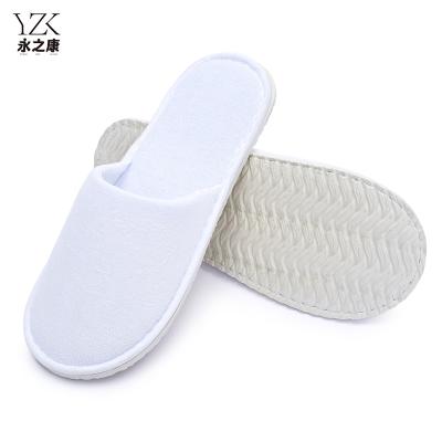 China Exquisite Disposable Hotel Amenities Oem Disposable Hospitality Hotel Supply Cheap One Time Use Customized Embroidered Logo Hotel Slipper for sale