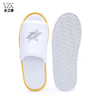 China Exquisite Disposable Hotel Amenities Fast Delivery Custom Hotel coral fleece portable spa disposable slippers Open Toe for unisex for sale