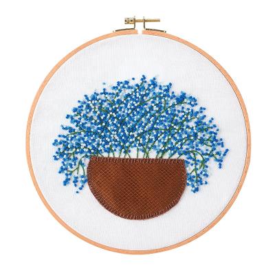 China Embroidery Kit For Beginners Hand DIY With Baby's Breath Stamped Patterns Threads Needles 15.3*15.3cm for sale