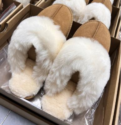 China Fashion Trend Designer Outdoor Warm Luxury Sneaker Slippers Women Shoes Sandals Fur Women's Slides Winter Slippers for sale