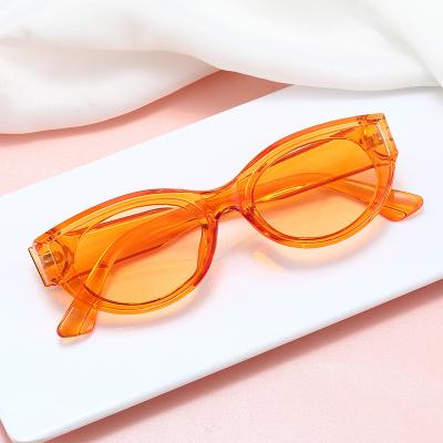 China Lentes De Vue Small Sunglasses Women Fashion Sun Glasses Popular Small Glass Shades Shades Design 2020 for sale